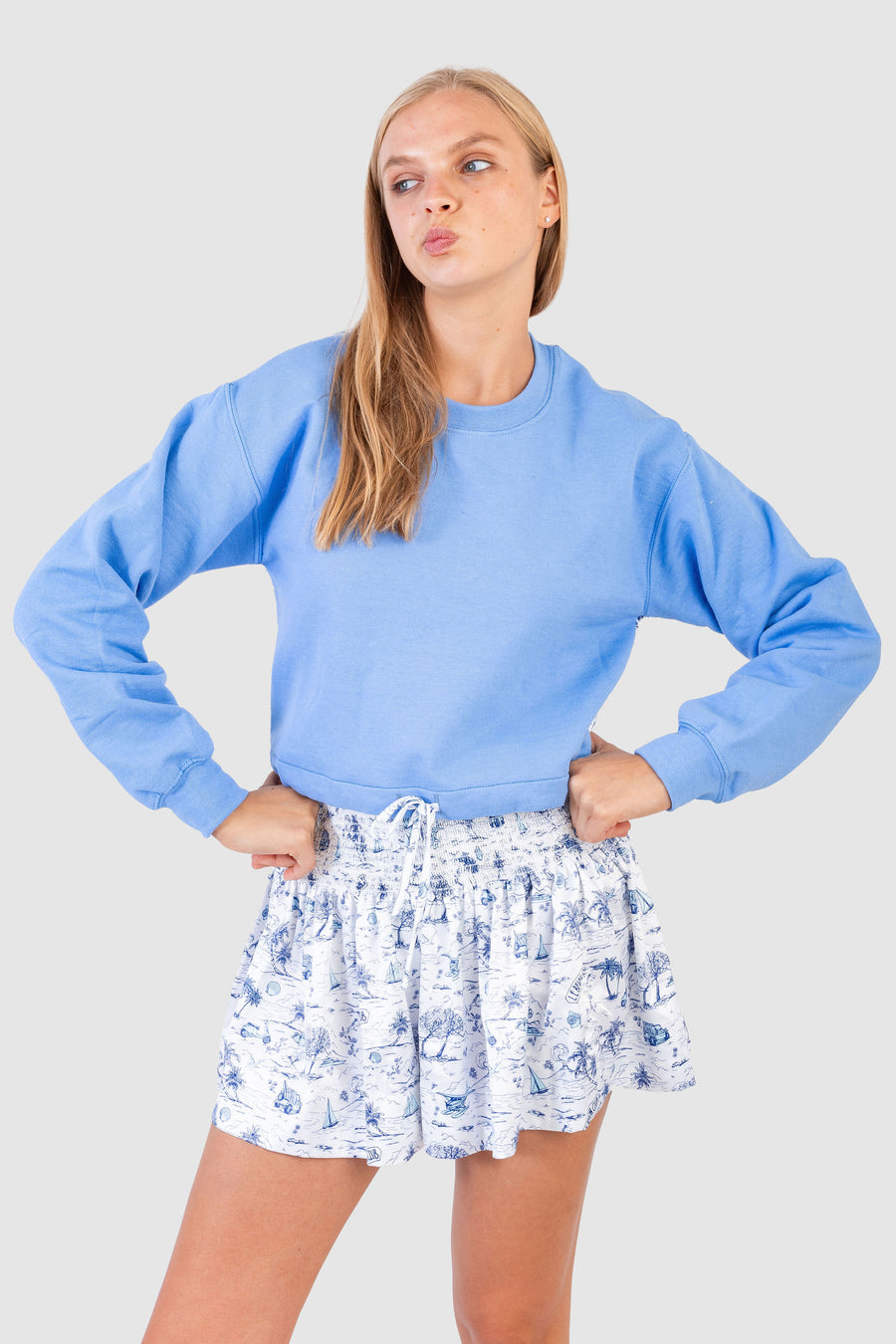 Chase Crop Blue w/ Blue Toile