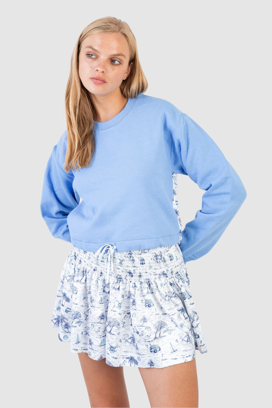 Chase Crop Blue w/ Blue Toile