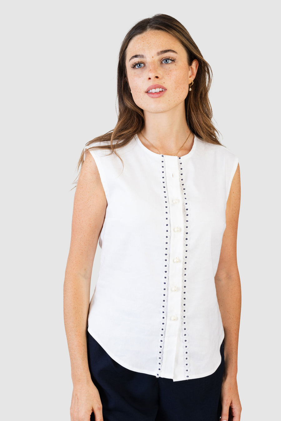 Julia Top Daisy White Linen