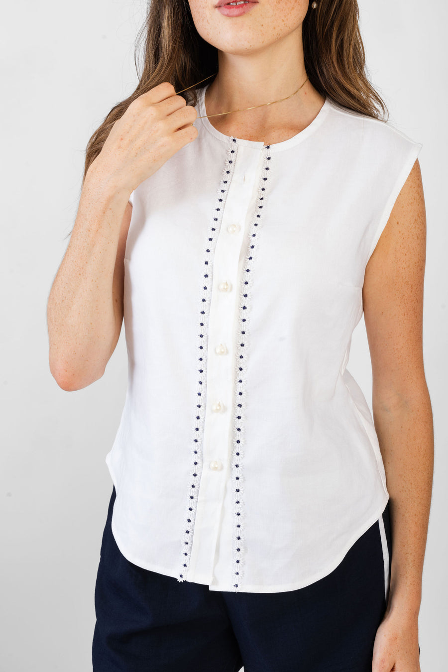 Julia Top Daisy White Linen